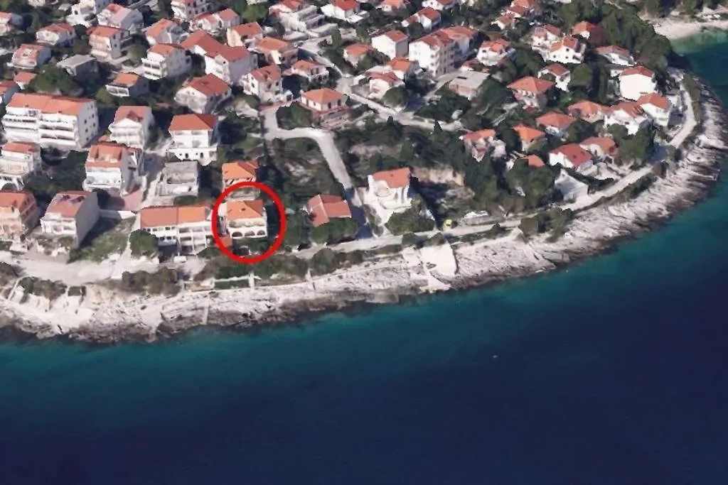 Апартаменты First Row To The Sea Трогир